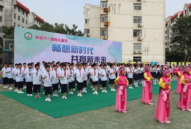 校服彰顯校園文化魅力